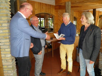 presentatie boekje Wat zag de Lemster Toer?