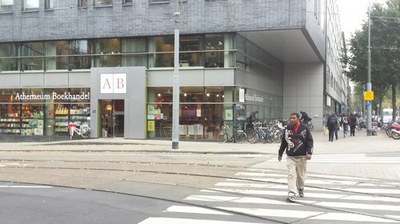 Unieke archiefverkoop Singel Uitgeverijen bij Athenaeum Boekhandel Roeterseiland